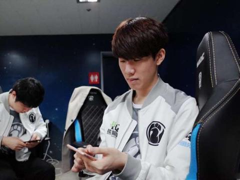 2023英雄联盟职业联赛春季赛总决赛，暨LPL十周年纪念颁奖典礼，即将于4月15日在上海梅赛德斯-奔驰文化中心举行